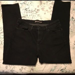 Black Levi’s Mid Rise Skinny Jeans